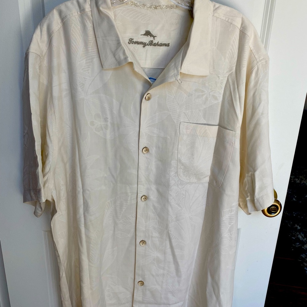 Tommy Bahama mens MLB umpire logo shirt. XXL